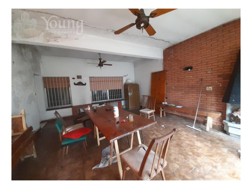 Imagen 18 de 28 de Casa De 4 Ambientes Con Jardin Y Pileta En Berazategui