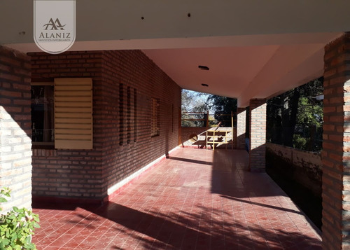 Venta De Casa En Merlo, Excelente Ubicación