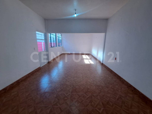 Casa En Renta Con Local Comercial En San Martín Azcatepec, Tecámac.