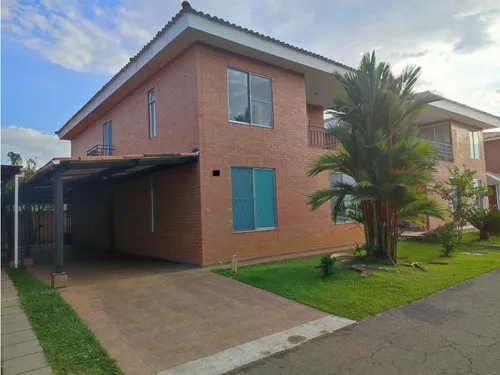 Venta Casa De 258mts2 Condominio En El Castillo, Jamundí 7384.