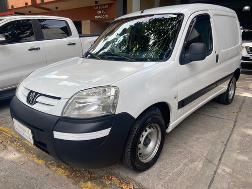 Imagen 15 de 18 de Peugeot Partner 2017 1.4 Furgon Confort Newcars