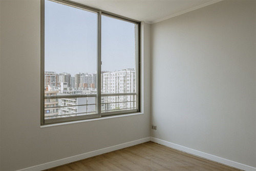 Departamento En Arriendo De 1 Dorm. En Santiago Lira 140