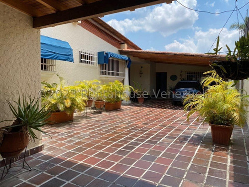 Ga 23-27782 Casa En Venta En Prados Del Este, Distrito Metropolitano