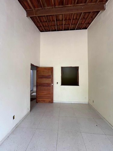 Uma Casa Maravilhosa Para Vender No Povoado Pontal!