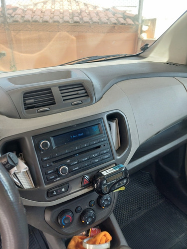 Imagem 5 de 6 de Chevrolet Spin 2015 1.8 Advantage 5l 5p