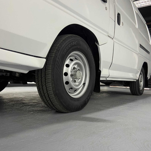 Imagen 6 de 13 de Mitsubishi Panel L300