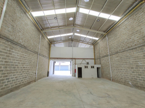 Imagen 7 de 11 de Grecia Nassaralianh Vende 7 Galpones En San Blas Complejo Comercial La Gran Estación