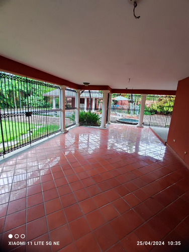 Oportunidad Casa Para Remosar Cacicazgo 1265 Metros A $ 1000