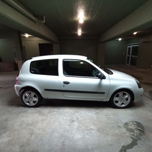 Renault Clio 1.2 Authentique Pack Ii 75cv 2012