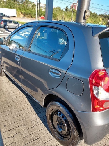 Imagem 3 de 10 de Toyota Etios 2014 1.5 16v Xs 5p