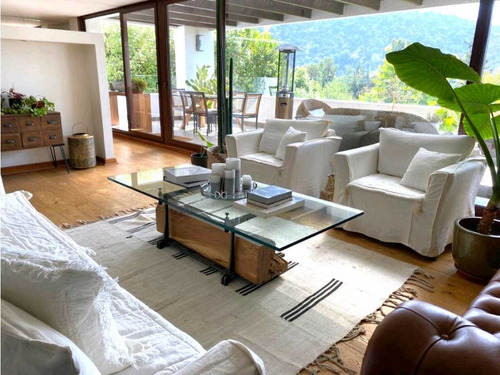Casa En Lo Barnechea/ Camino Real En Condominio