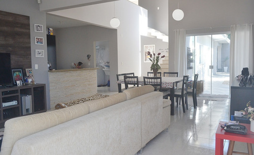 Imagem 12 de 14 de Linda Casa No Bairro Floresta | 1 Suíte + 2 Dormitórios | 220 M² | Averbada Aceita Financiamento - Sa01718 - 68851503