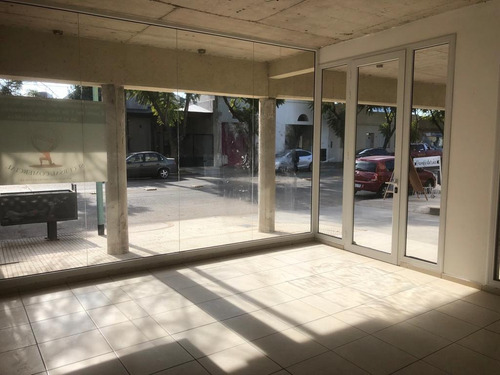 Imagen 1 de 3 de Excelente Local Comercial En Alquiler