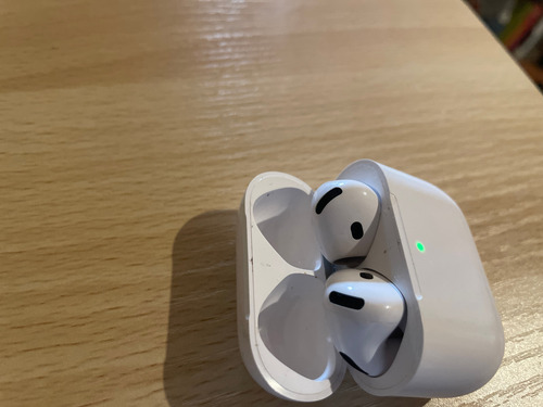 Airpods 4 Con Cancelación Activa De Ruido Blanco (Usado)