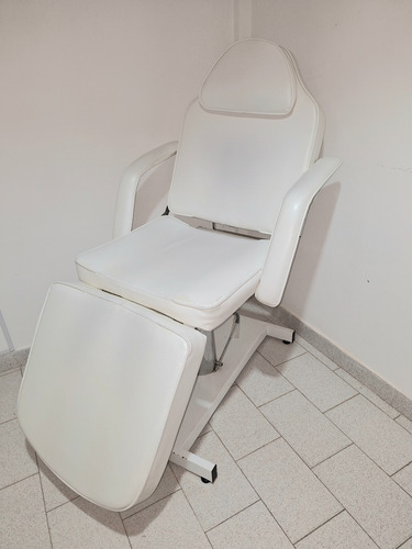 Sillón Hidráulico Para Cosmetologia Blanco Reclinable Cuadrada (Usado)