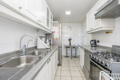 Departamento En Calle Cerrrada Con Plaza
