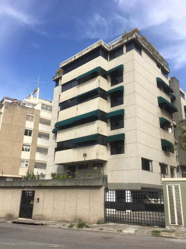 Vendo Apto 178m2 3h+s/4b/2pe Cumbres De Curumo. 8519