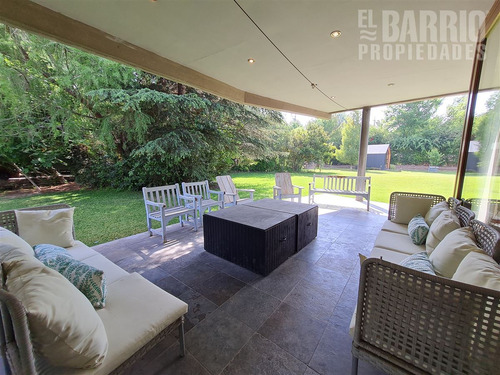 Casa En Venta De 4 Dorm. En Chicureo Poniente
