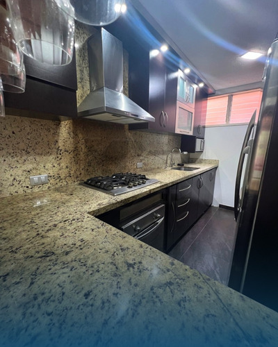 #476 Apartamento En Valle Grande, Urb. Valle Arriba En Guatire