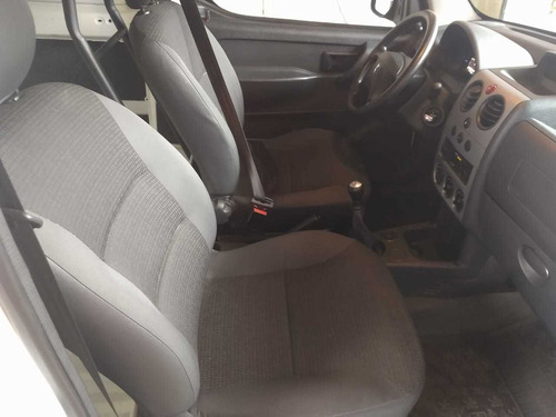 Imagen 4 de 7 de Peugeot Partner 2019 1.6 Furgon Confort