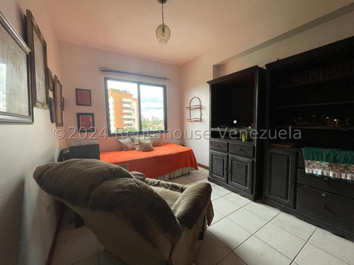 César Bullones Vende Estupendo Apartamento En Linda Vista, Nueva Segovia, Lara 25-8804