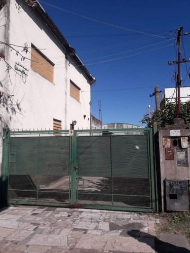 3 Locales , Galpon + Vivienda En 1ºpiso