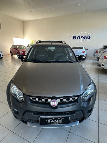 Fiat Strada 1.8 16v Adventure Cab. Dupla Flex 3p