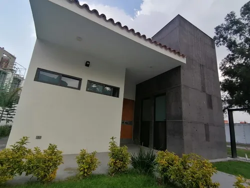 Increíble Casa Con Alberca Y Salón De Eventos