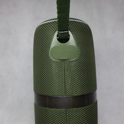 Bocina Bluetooth Tomate To-8016bt 30w Portátil Recargable Verde Oscuro