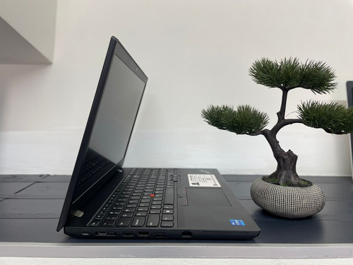 Lenovo Thinkpad L15 Core I5 11th Gen 16gb Ram 256gb Ssd Nvme Negro (Reacondicionado)