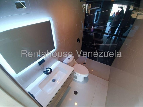 Nl Hermoso Apartamento Ph En Venta En Bosque De La Lagunita 25-15794 Yg