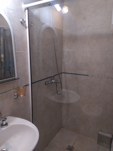 Imagen 5 de 18 de Departamento Por Día En Primer Piso. Apto Para 3 Personas. Mínimo 3 Noches.cuenta Con Aire Acondicionado, Wifi Y Direc Tv
