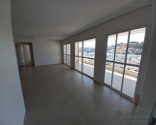 Imagem 10 de 24 de Vendo Outro Troco Ótimo Apartamento Alto Padrão Na Região Central Da Cidade, 3 Suítes E 2 Vagas De Garagem, Excelente Acabamento. - Ap00062 - 69922478