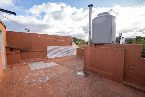 Alquiler Casa De 4 Ambientes Con Jardin- Lomas