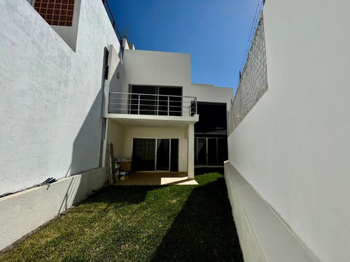 En Privada A Una Cuadra De La Avenida San Diego - Roq-1046-cp
