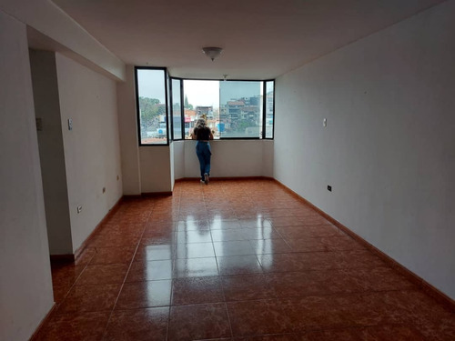 Bello Y Amplio Apartamento En Barrio Obrero 3 Habitaciones Estacionamiento San Cristobal 