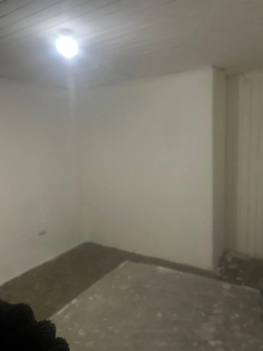 Arriendo Bodega  Con Oficinas  520 M2 Uso Industrial