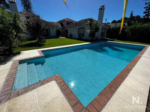 Hermosa Vista Y Comodos Espacios En El Gran Casa En San Rafael