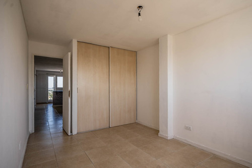 Departamento En Venta 2 Amb Con Balcon Aterrazado, Piso Alto, Full Amenities En Lomas De Zamora