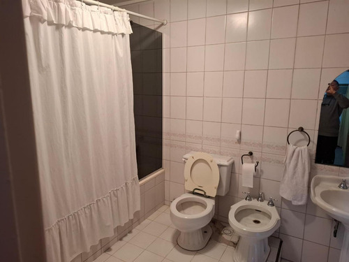 Casa En Venta - 4 Dormitorios 4 Baños - Cochera - 300mts2 - Ituzaingó