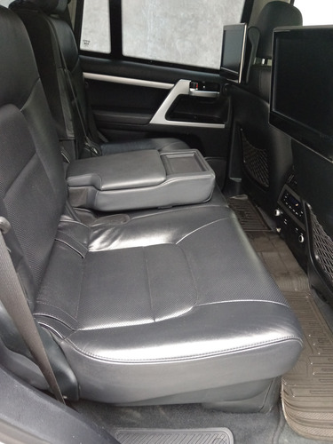 Toyota Land Cruiser 5.7 4x4 At