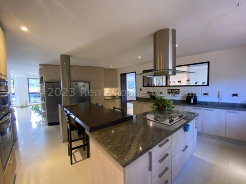 Apartamento De 351 M, En Alquiler En La Lagunita Country Club 25-18604