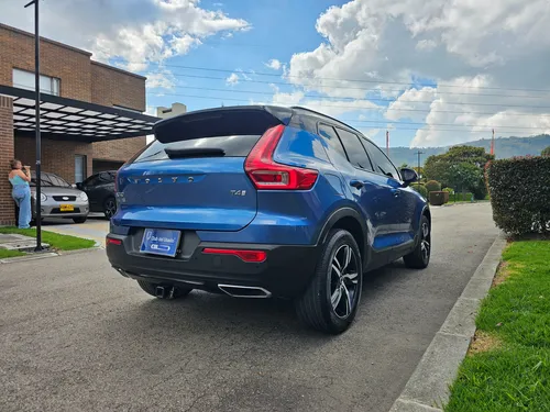 Volvo XC40 2.0 T4 R-Design