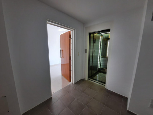 Venta De Departamentos 2 Y 3 Ambientes En Excelente Zona De Wilde.
