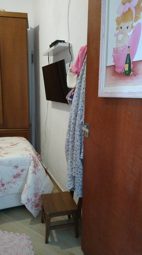 Casa 2 Dormitórios, 1 Suíte.