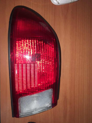 Stop Izquierdo Nissan Sentra B14