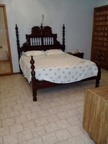 Juego De Cama Cuarto Matrimonial Colonial En Madera Caoba 