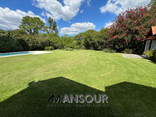 Chalet Sobre Lote De 1550m2 En Esquina Country San Diego