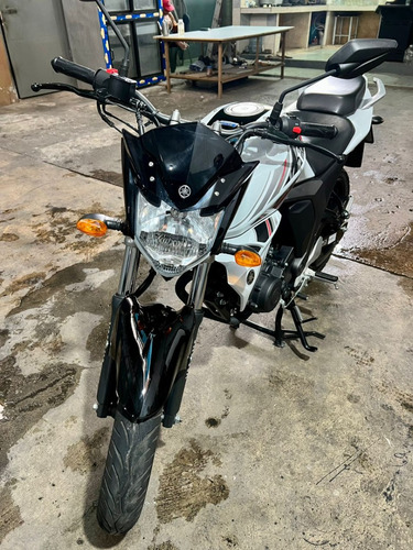 Moto Yamaha Fazer