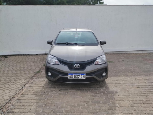 Toyota Etios 1.5 5p Xls 6mt